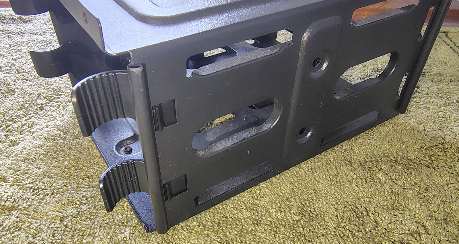Corsair HDD Cage Assembly with 2 Drive Trays for Carbide 400C 400Q 460X - Image 15