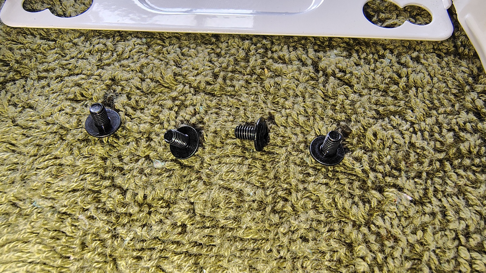 Fractal Design Updated HDD Drive Tray w/ Dampeners for Define R4 Arc Midi R2 & SSD Screws - Image 2