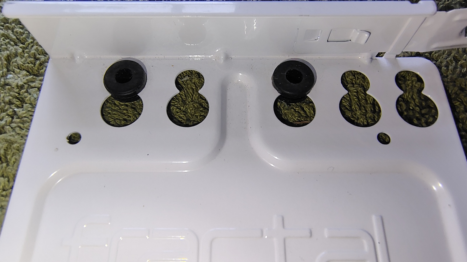 Fractal Design Updated HDD Drive Tray w/ Dampeners for Define R4 Arc Midi R2 & SSD Screws - Image 4